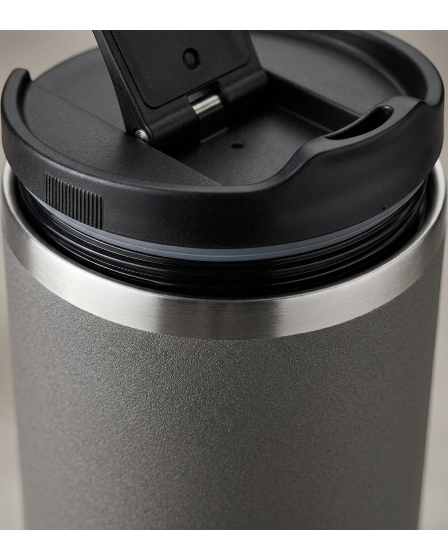 Ozkv Insulated Travel Tumbler with Flip Lid 600 ml Graphite - Detail view